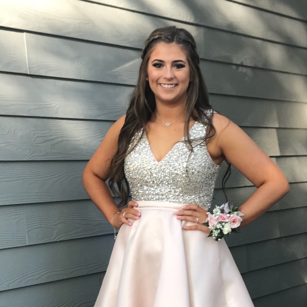 Meet your Posher, Julia